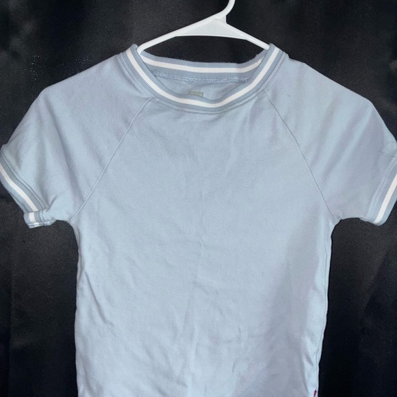 Levi’s Crop Tee - Picture 1 of 5